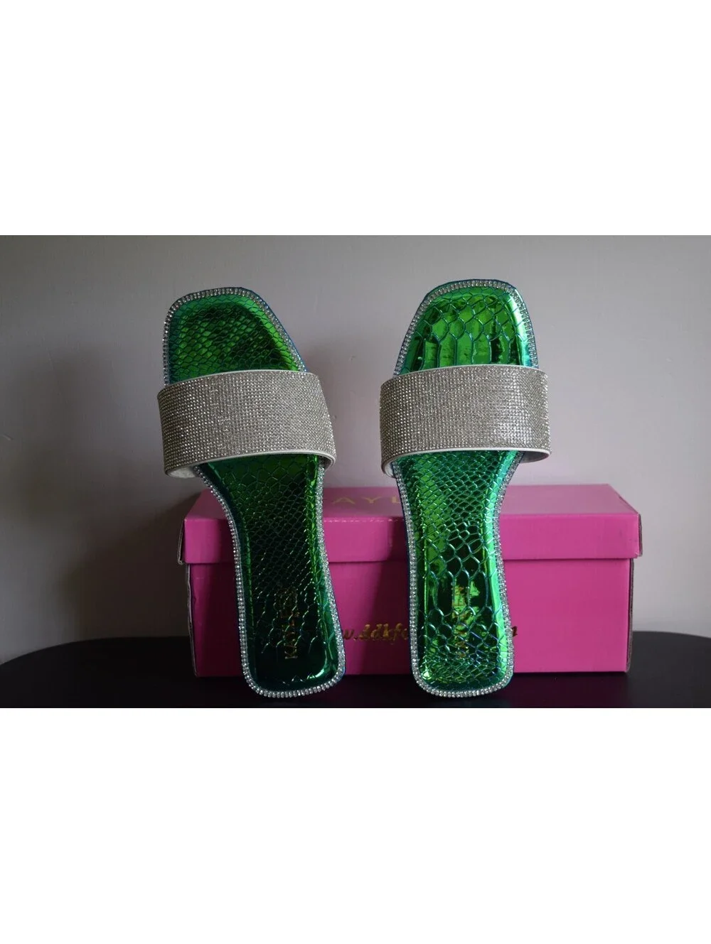 Kayleen by Los Angeles Iridescent Snake Print Rhinestone Slide Sandals Size 10